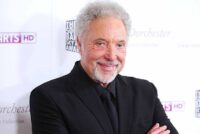 Tom Jones er dýrðlegur söngvari