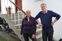 Feimni blaðamaðurinn og stelpan á símanum