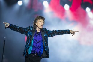 Mick Jagger á fullri ferð um sviðið