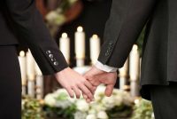 Hvað telst viðeigandi klæðnaður í jarðarförum?