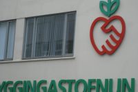 Níræð og borgar um 80% skatt af viðbótartekjum
