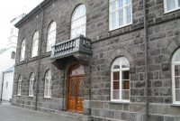 Vannært einmana aldrað fólk