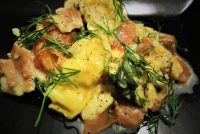Hrærð egg með reyktum laxi og dilli