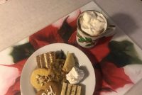 Færir þeim súkkulaði með rjóma í rúmið á jóladagsmorgun
