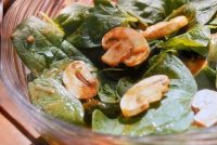 Spínatsalat með bleikjunni – óborganlegt lostæti