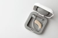 Um fjórðungur lætur heyrnartækin liggja niðri í skúffu