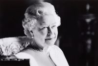 Elísabet Englandsdrottning fallin frá og Karl tekinn við