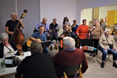 Erum venjulegt fólk sem finnst gaman af að syngja