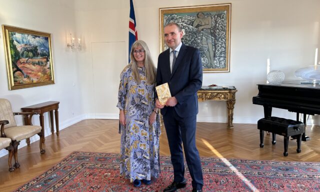 Áræðni og berskjöldun þarf til að rjúfa einmanakennd
