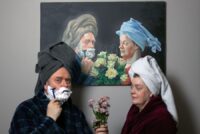 Endurskapar málverk föður síns