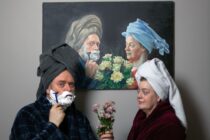 Endurskapar málverk föður síns