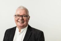 Helgi Pétursson er látinn