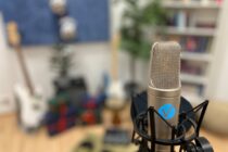 Æsispennandi jólalagakeppni