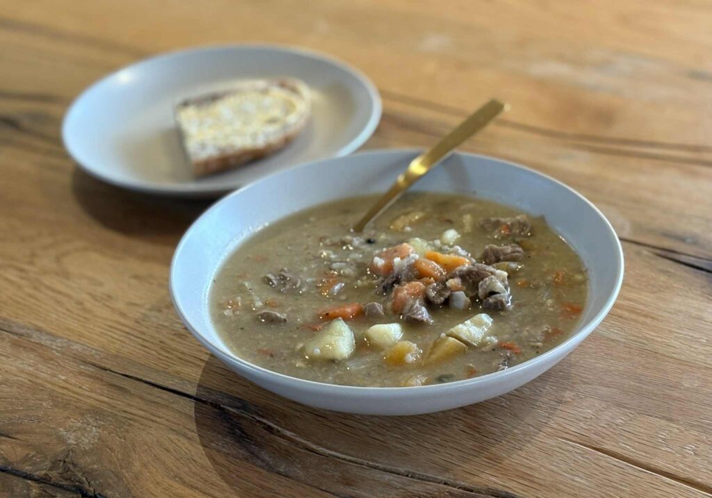 Vetrarsúpa og þeytt smjör á brauðið