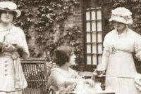 Fyrsti tískumógúllinn